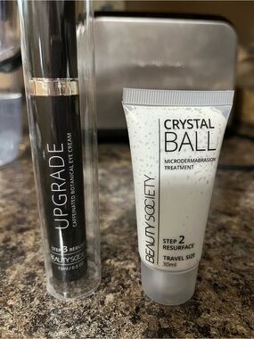 Crystal Ball Microdermabrasion Treatment & Upgrade Eye Cream - White & Black